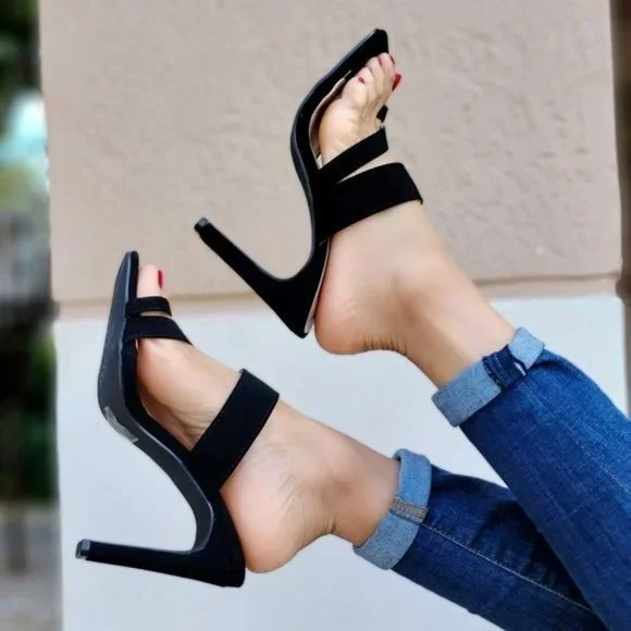 Women's Black Square Toe Ring Strappy Heel Sandals - Picture 3 of 5